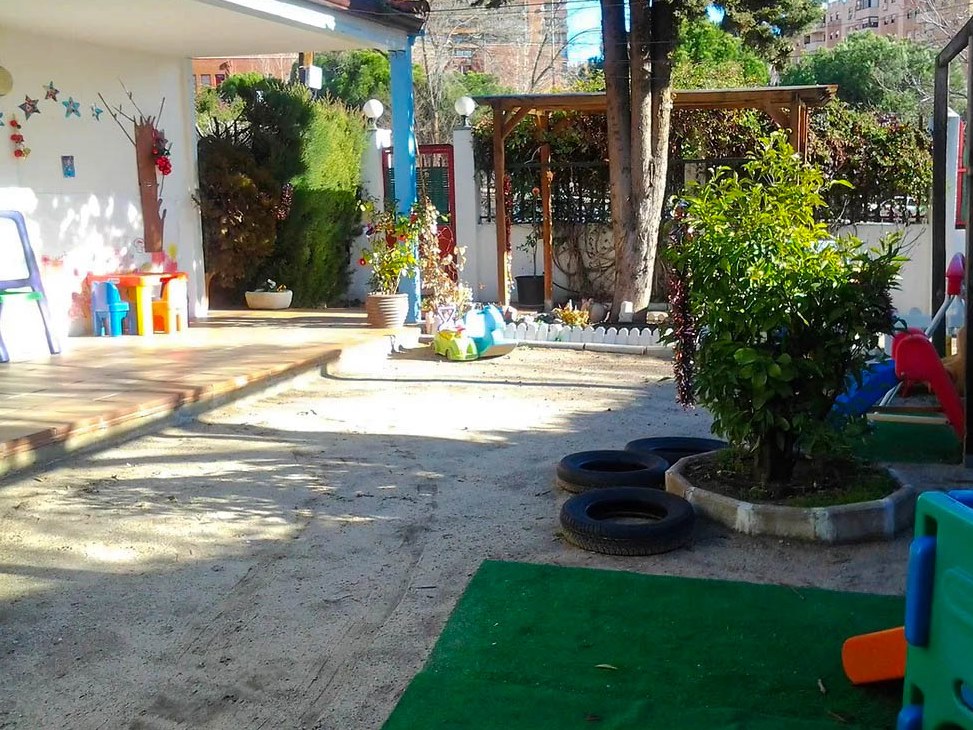 El jardin de los pequeños de la escuela infantil la Abeja Maya,